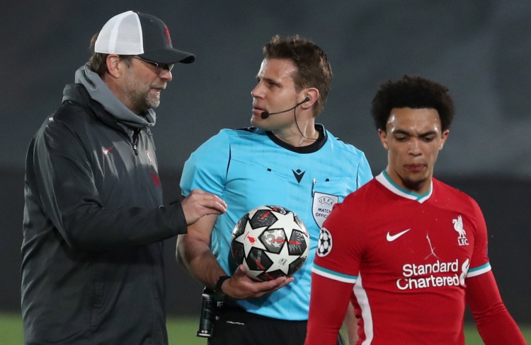 “这才是真正的足球”，特朗普提议给美式橄榄球改名（特朗普建议美式橄榄球改名：称“真正的足球”另有所指）