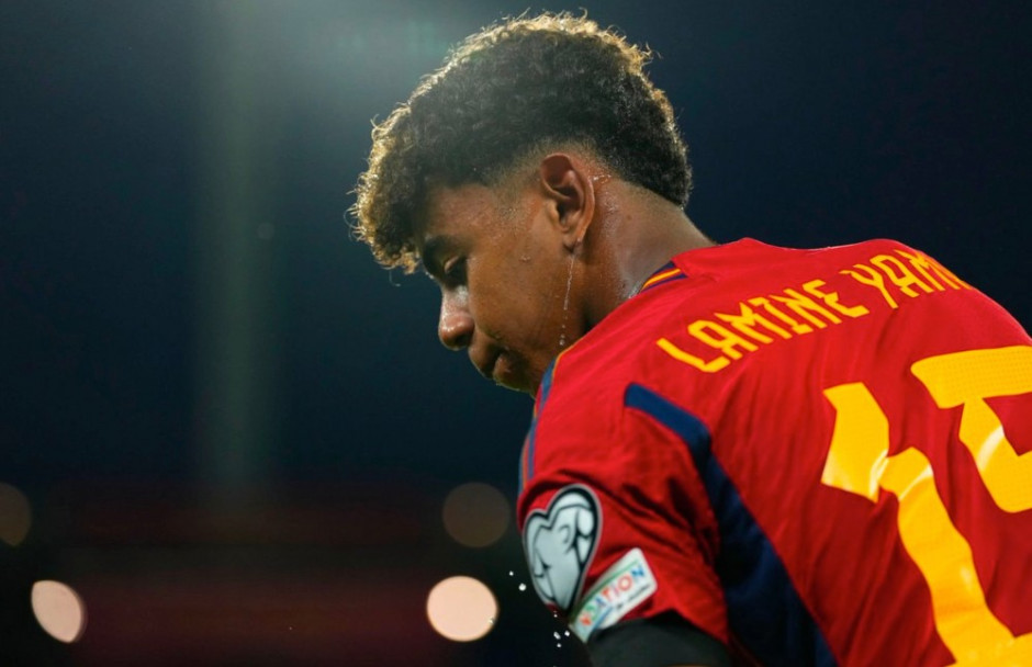 杨明洋妻子赴韩国观战亚冠：成都亚冠首个客场积分，值得骄傲（杨明洋妻赴韩现场助威，成都队拿下亚冠首个客场积分，令人自豪）