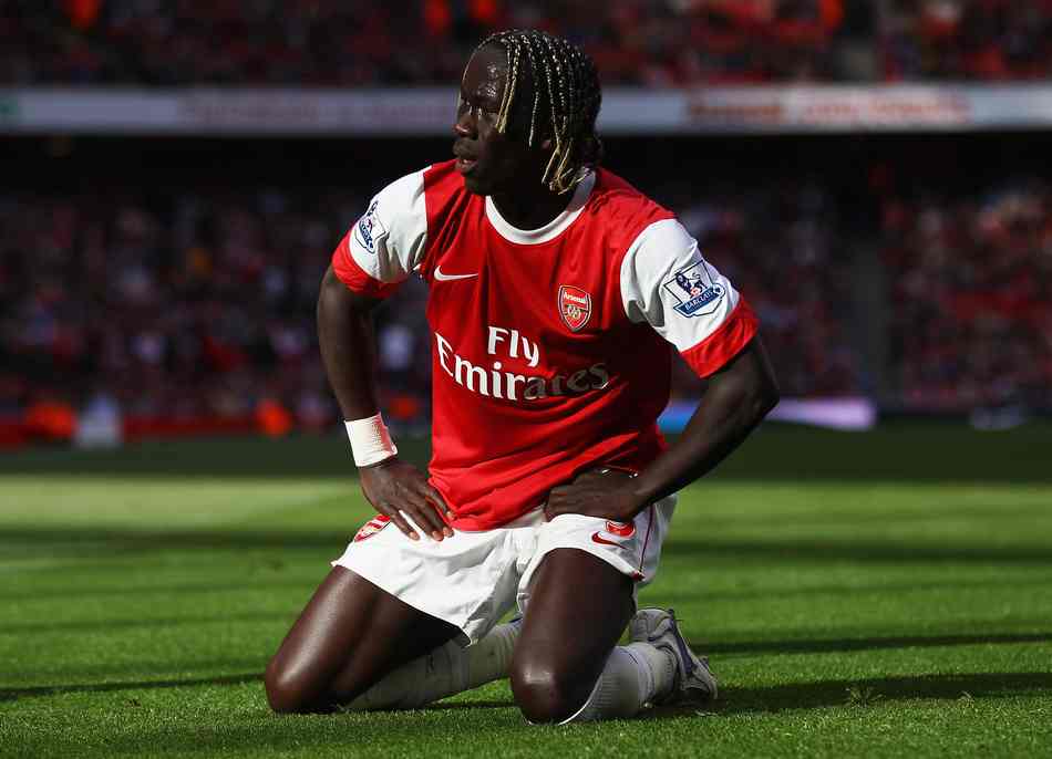 东契奇&詹姆斯半场合砍36分，无奈湖人丢70分落后12分（东契奇+詹姆斯半场36分仍难救主，湖人半场被轰70落后12分）