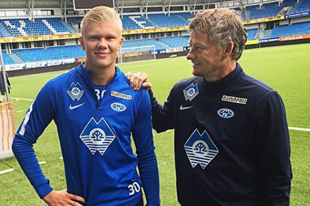 意大利11月名单：多纳鲁马领衔，里奇、斯卡马卡、早安哥回归（意大利11月大名单出炉：多纳鲁马领衔，里奇、斯卡马卡与“早安哥”重返阵容）