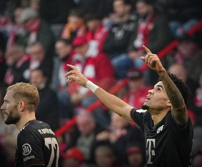 一五挡拆直接命中三分，解说：徐杰调动一五挡拆比外援还出色徐杰厉害不愧是（一五挡拆飙中三分，解说：徐杰调度胜过外援，果然厉害）