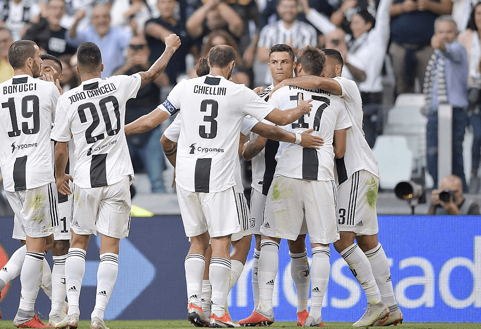 巴萨发布本赛季第四套球衣：纪念20年前的今天客场3-0皇马（为纪念20年前今日客场3比0击败皇马，巴萨推出本赛季第四套球衣）