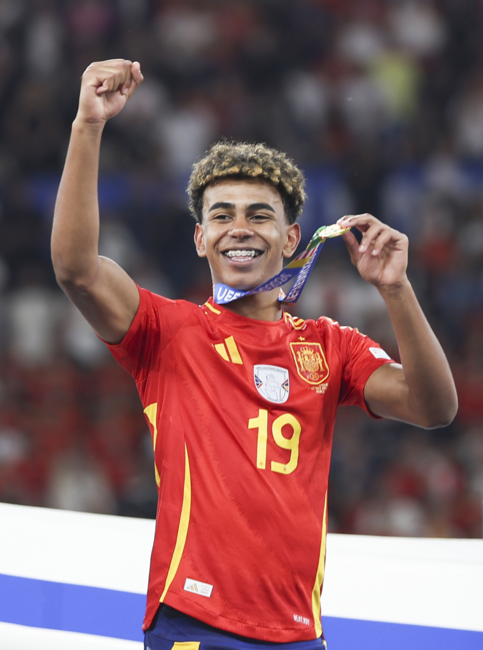 里程碑之战，布兰特第200次代表多特蒙德出战德甲（布兰特迎多特生涯德甲第200战，里程碑之夜）