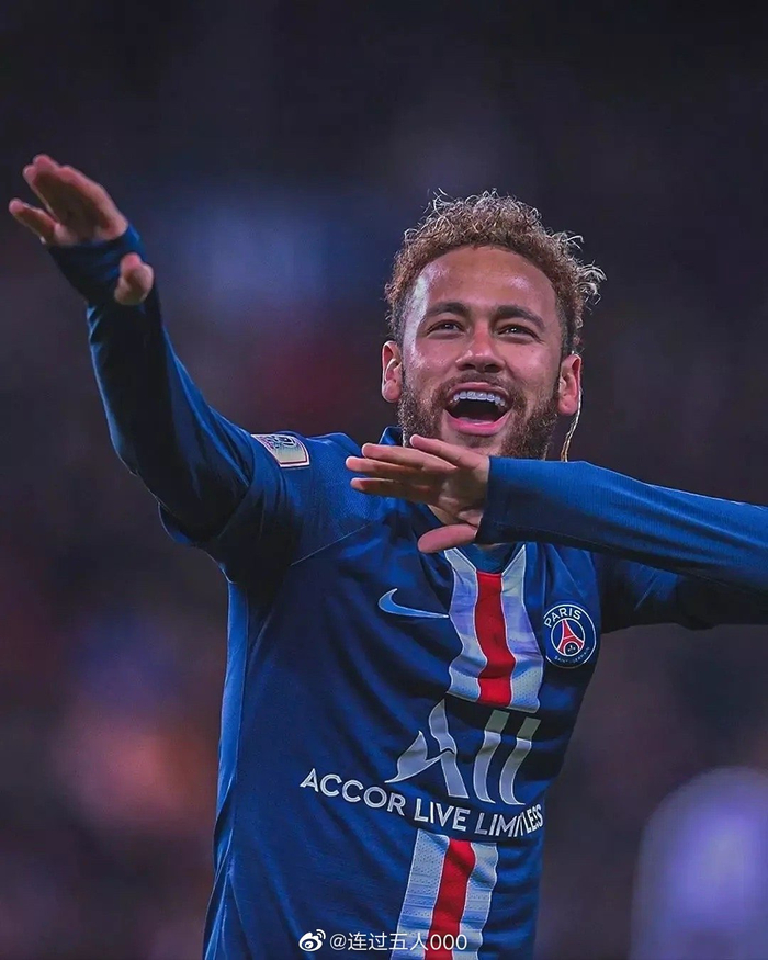 官方：26岁的前比利时国脚、国米旧将范赫斯登退役（官方消息：26岁比利时前国脚、国米旧将范赫斯登宣布退役）