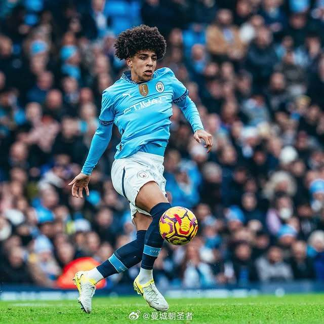 女足热身两连败！马德兴：若主教练不下课，明年亚洲杯或惨败（女足热身两连败，马德兴直言：若不换帅，明年亚洲杯恐遭惨败）