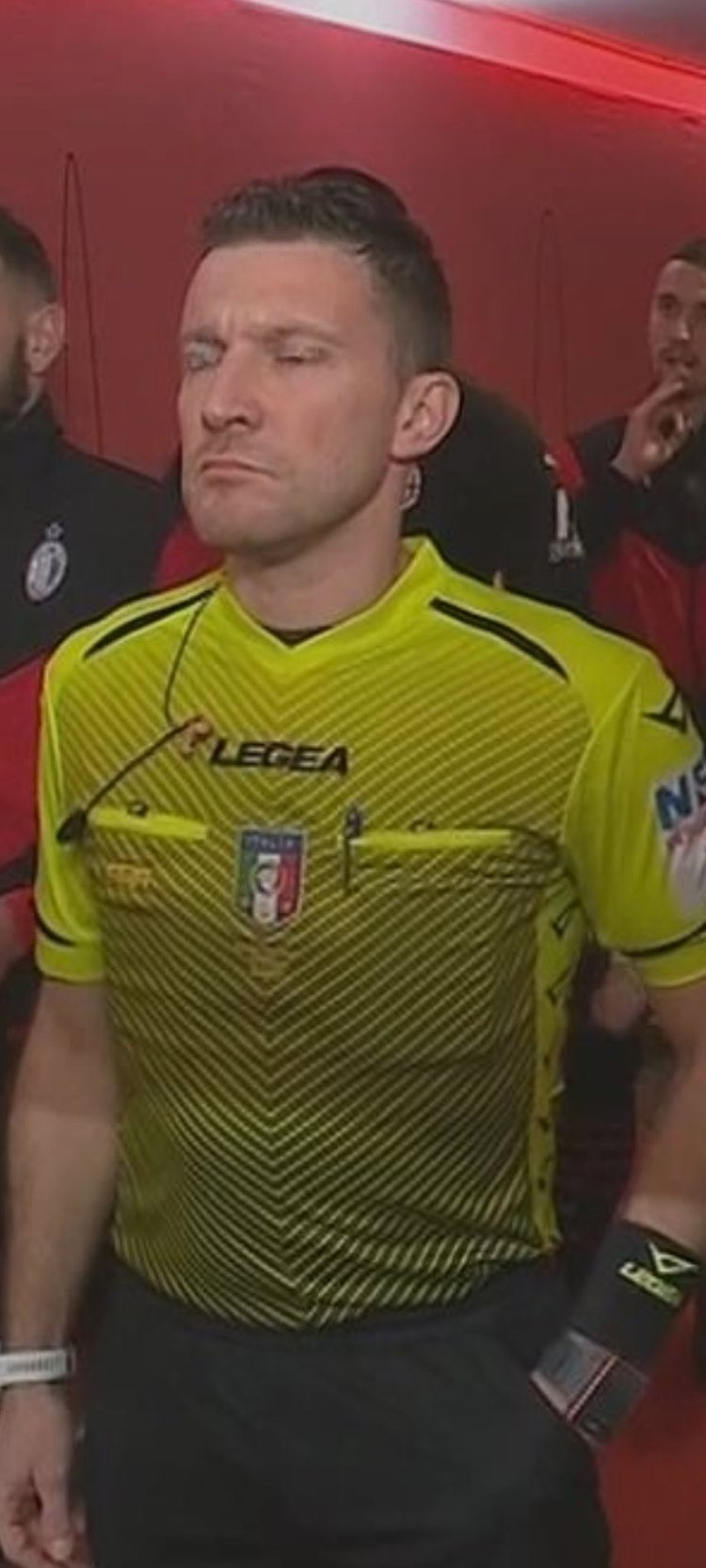 教练被骂上热搜，赛后回应亮了（教练挨骂冲上热搜，赛后回应出彩）