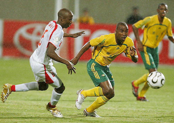 如何提升足球场上的无球跑动？（球场无球跑动提升指南）